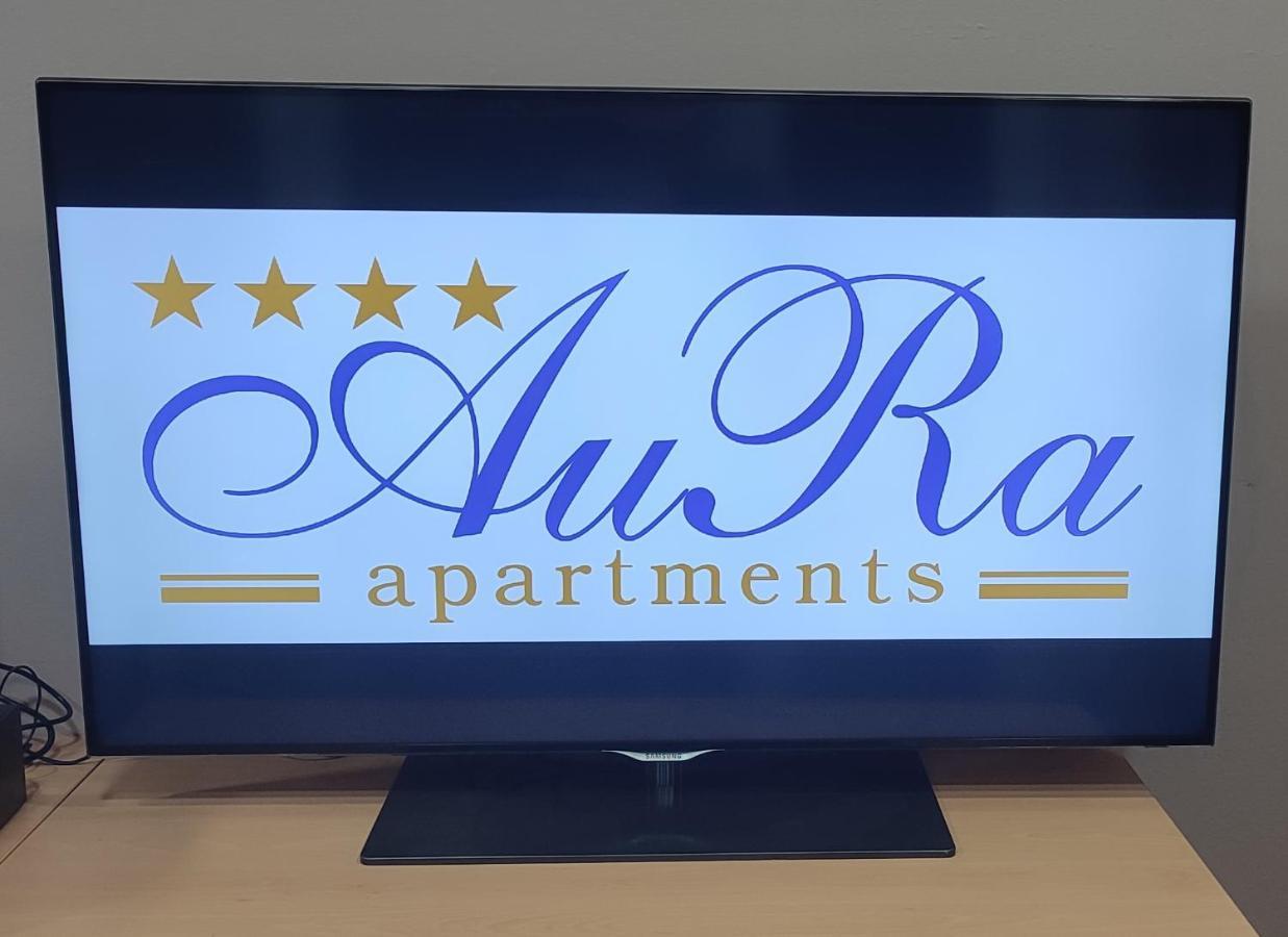 Aura *
