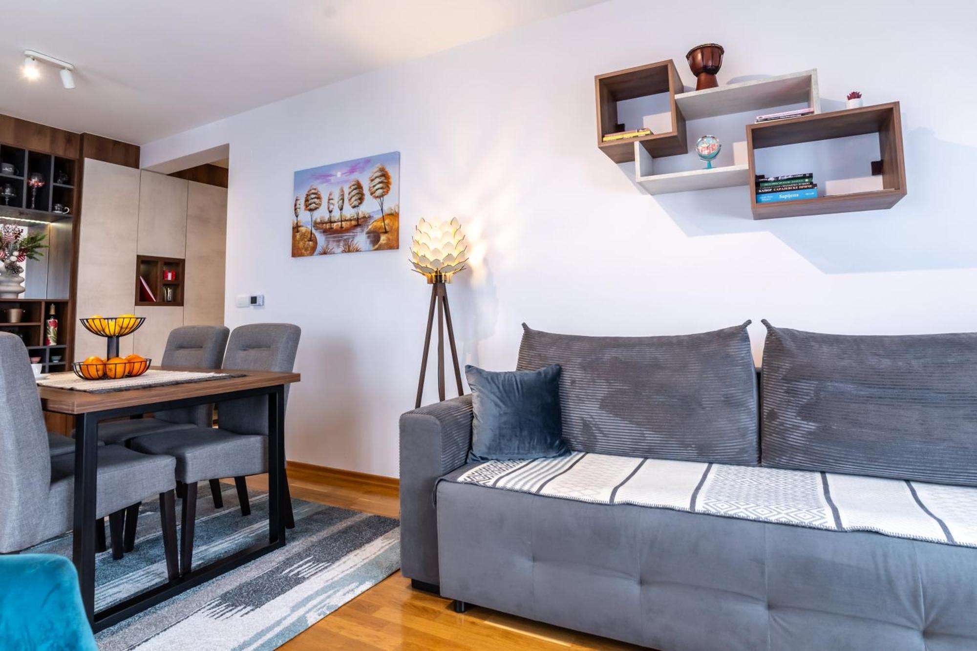 Apartment Aura *