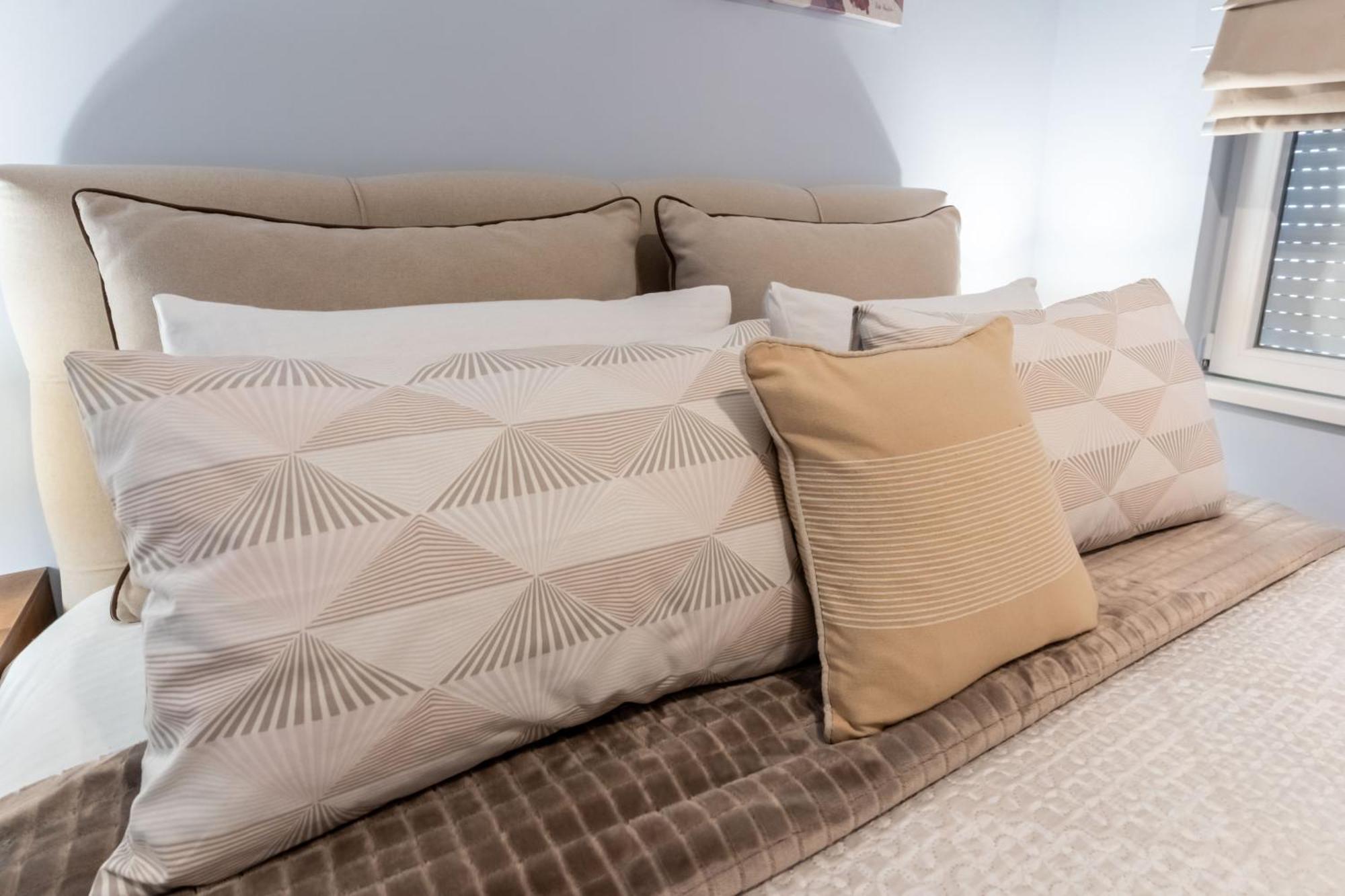 Aura Apartment