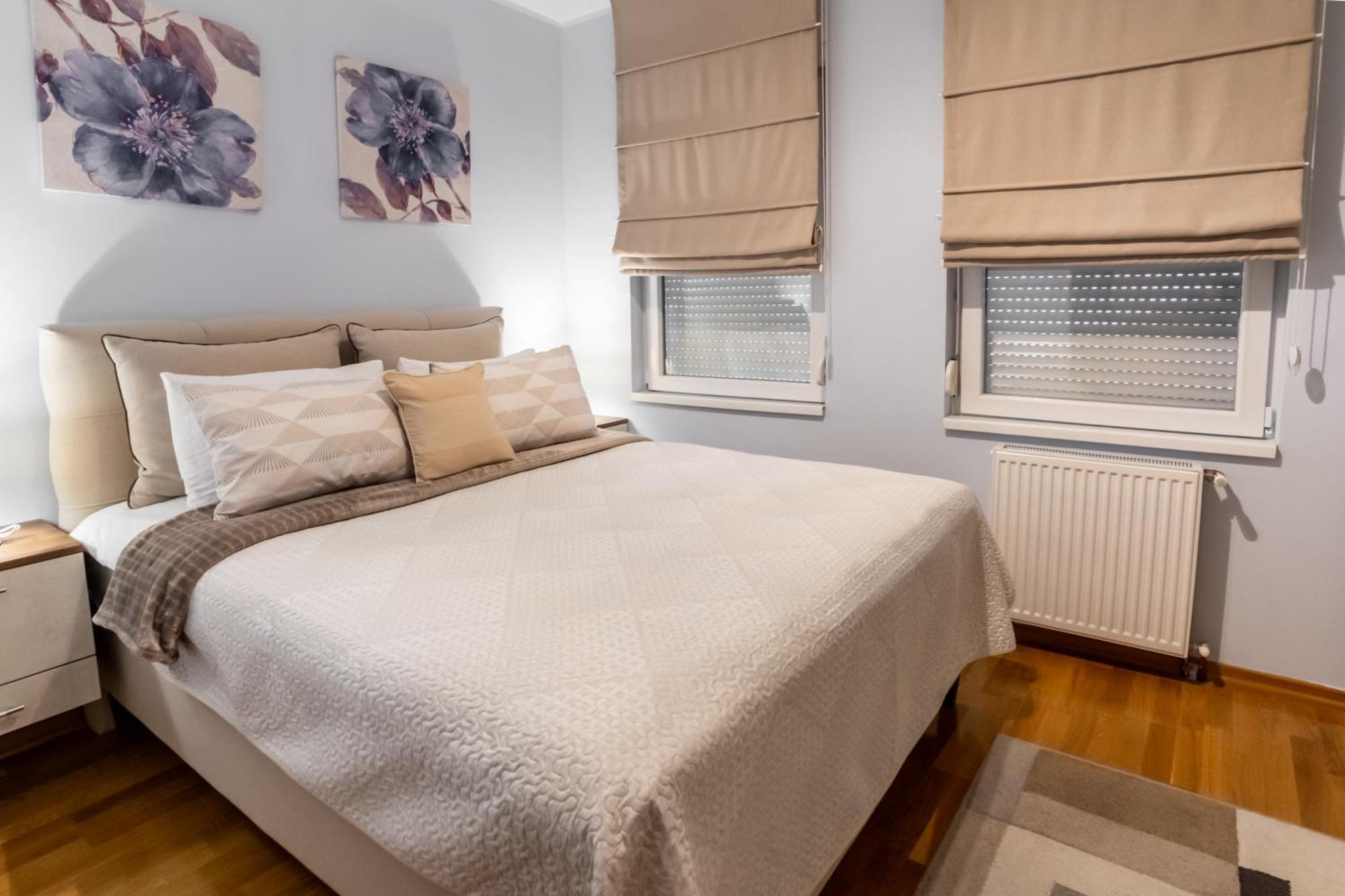 Aura Apartment *