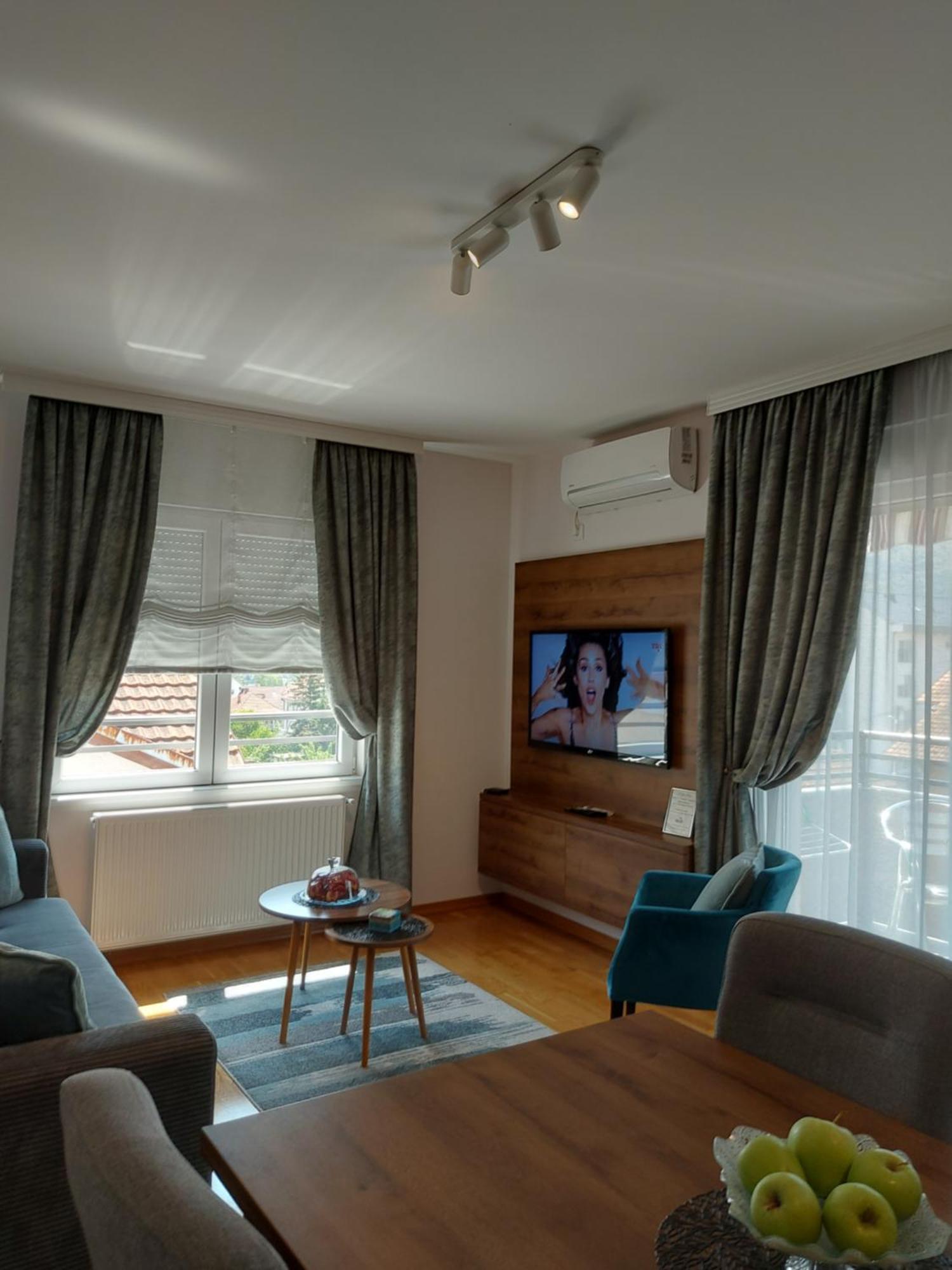 Apartment Aura *